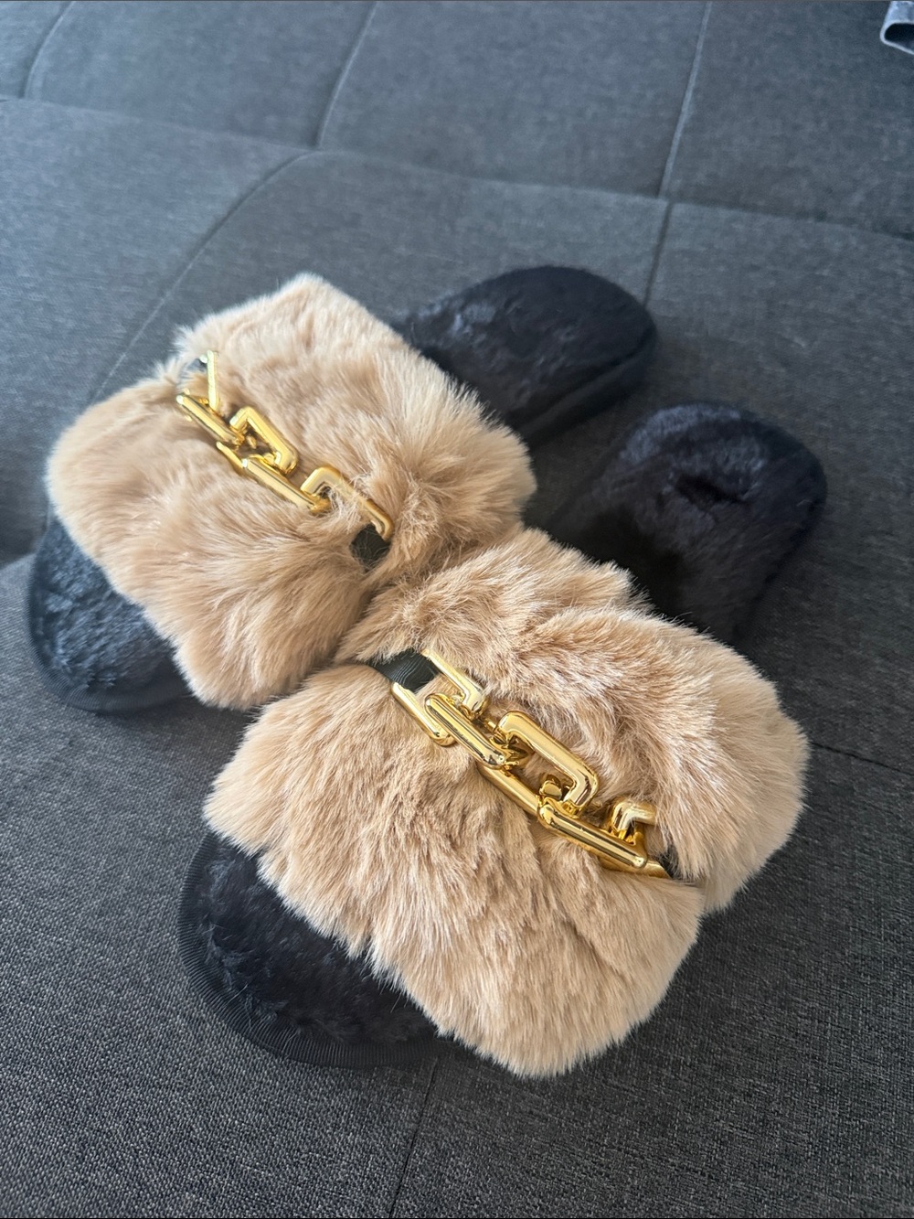 Faux Fur Slide Slippers with Gold Chain - Tan